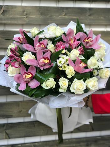 Букет цветов из: Розы и Хризантемы в Большое Грызлово