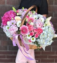 Композиция солнечный день в Большое Грызлово Цветочная композиция из Розы, Хризантемы, Пионы и Лизиантусы в корзине в Большое Грызлово