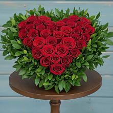 Цветочная композиция из Розы в виде сердца в Большое Грызлово