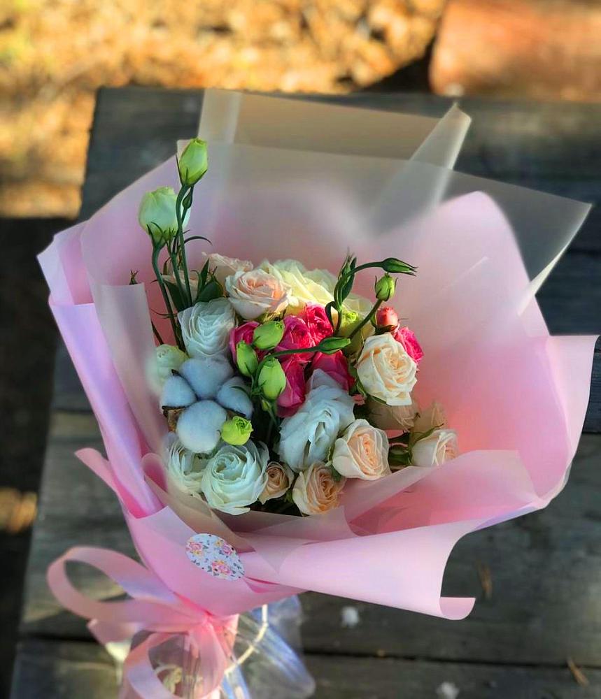 Букет цветов из: Розы и Лизиантусы в Большое Грызлово