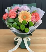 Букет цветов из:  Гвоздики, Розы, Герберы и Хризантемы в Большое Грызлово