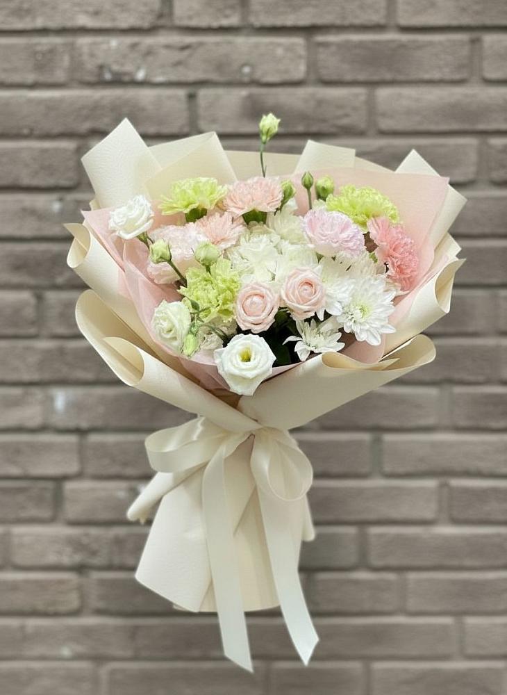 Букет цветов из: Гвоздики, Розы, Лизиантусы и Хризантемы в Большое Грызлово