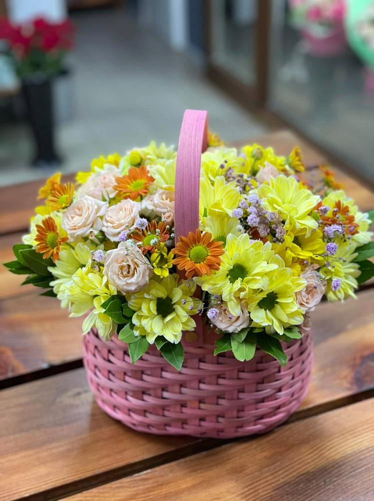 Цветочная композиция из Хризантемы и Розы в корзине в Большое Грызлово