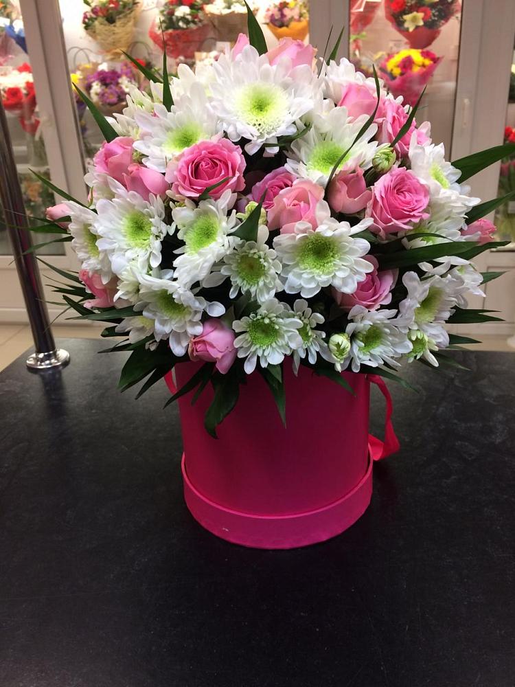 Цветочная композиция из Розы и Хризантемы в шляпной коробке в Большое Грызлово