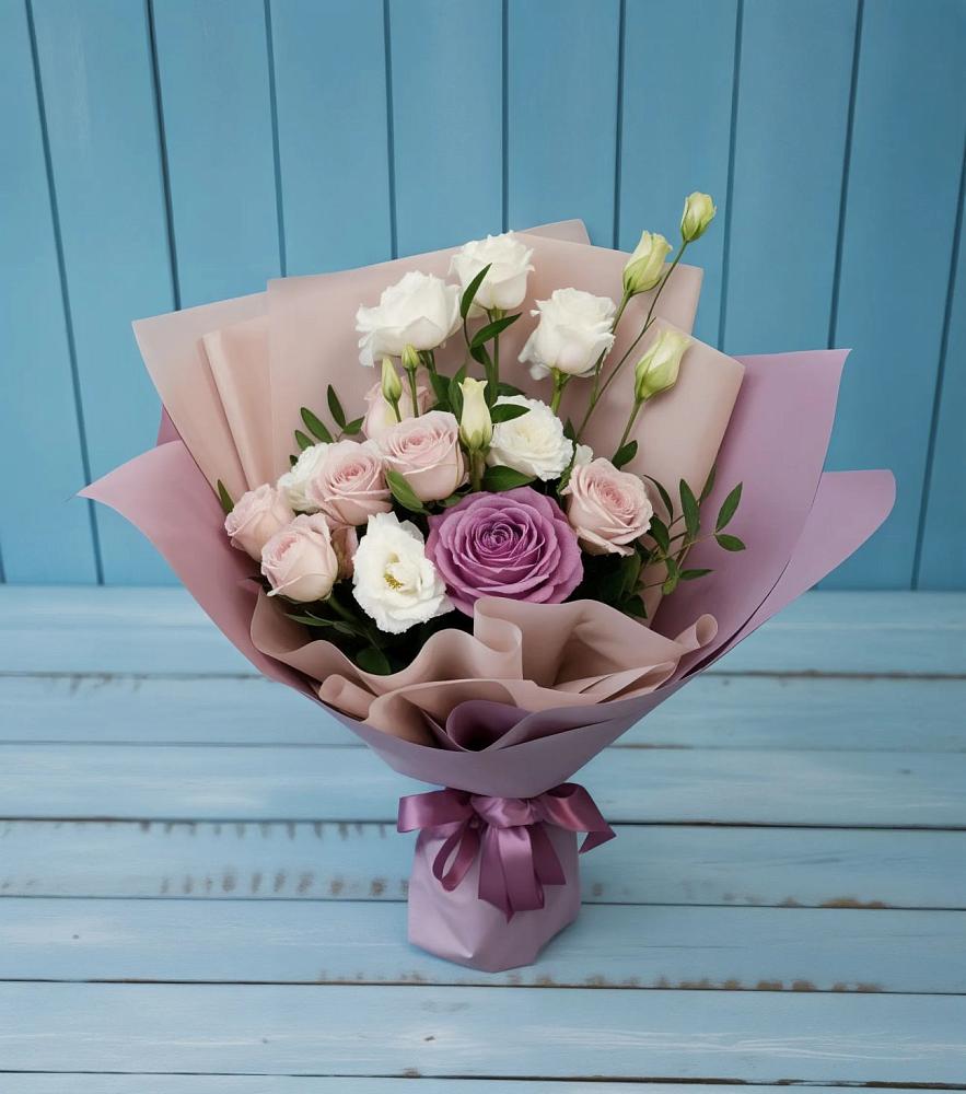 Букет цветов из: Розы и Лизиантусы в Большое Грызлово